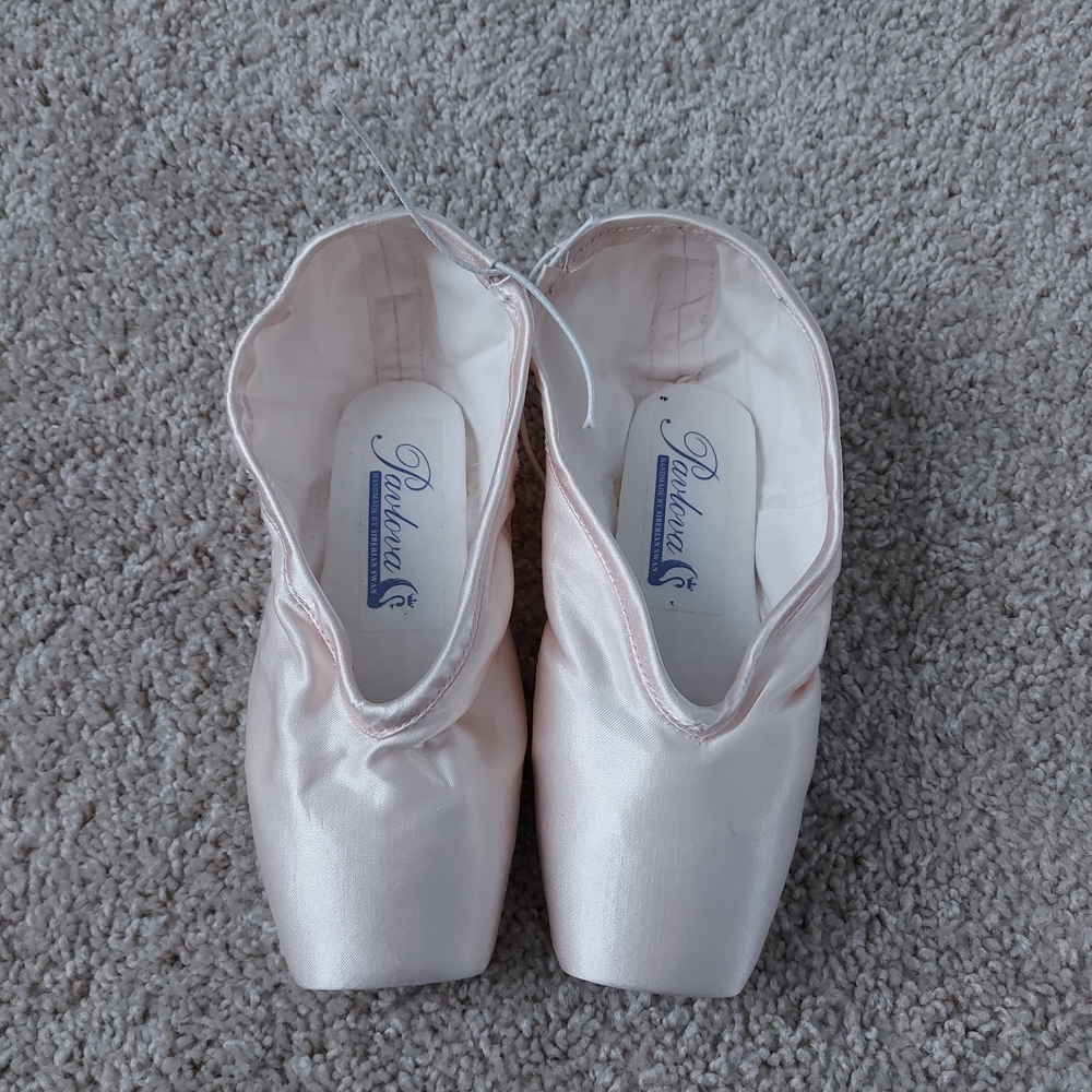 Russian Ballet Pointe Shoes - Pavlova size 7-7.5 (N)
